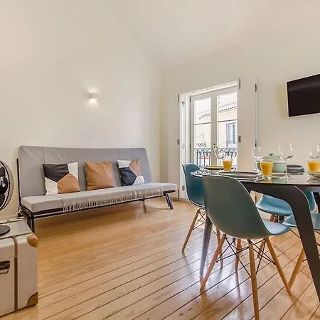 Design In Typical Alfama Apartman