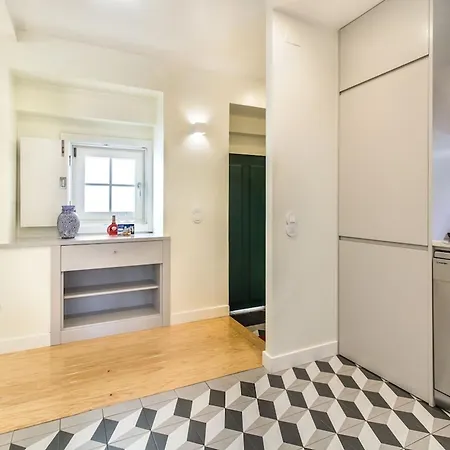 Апартаменты Design In Typical Alfama Лиссабон