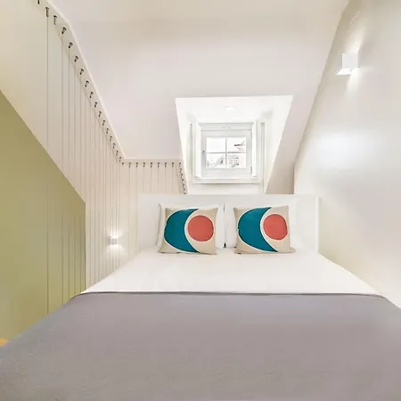 Design In Typical Alfama Lisboa