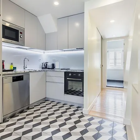 Design In Typical Alfama Apartment *