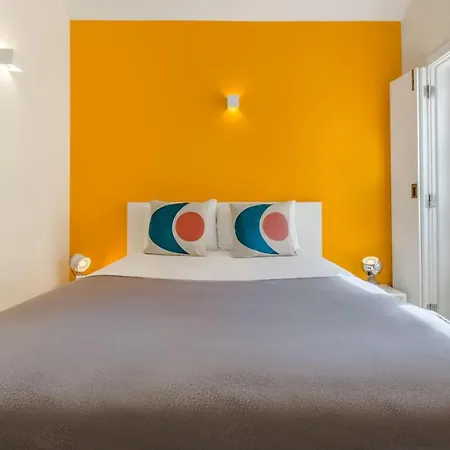 Design In Typical Alfama Apartment