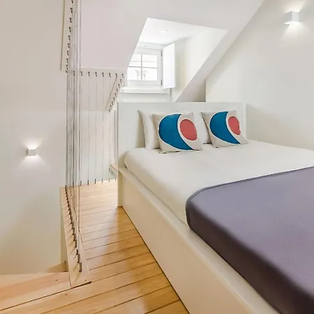 Design In Typical Alfama Apartment