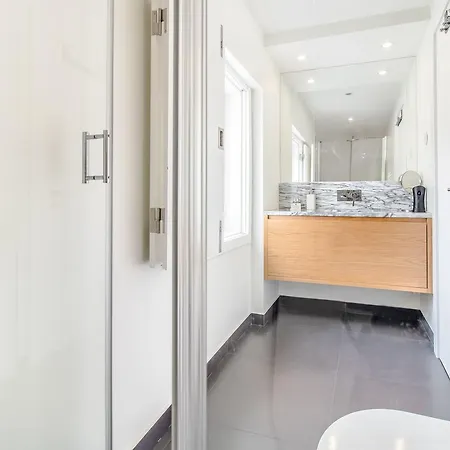 Design In Typical Alfama 리스본