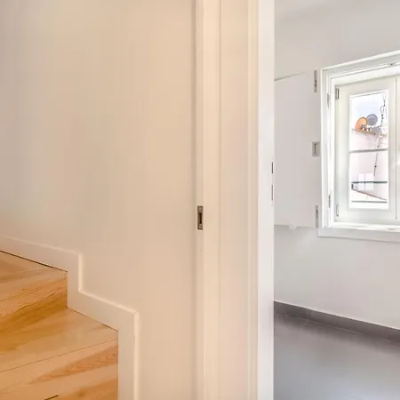 Design In Typical Alfama * Lissabon