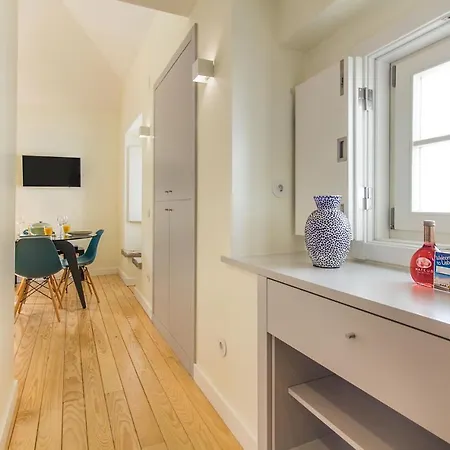 Design In Typical Alfama Appartement