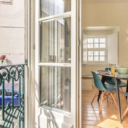 Design In Typical Alfama Apartmán